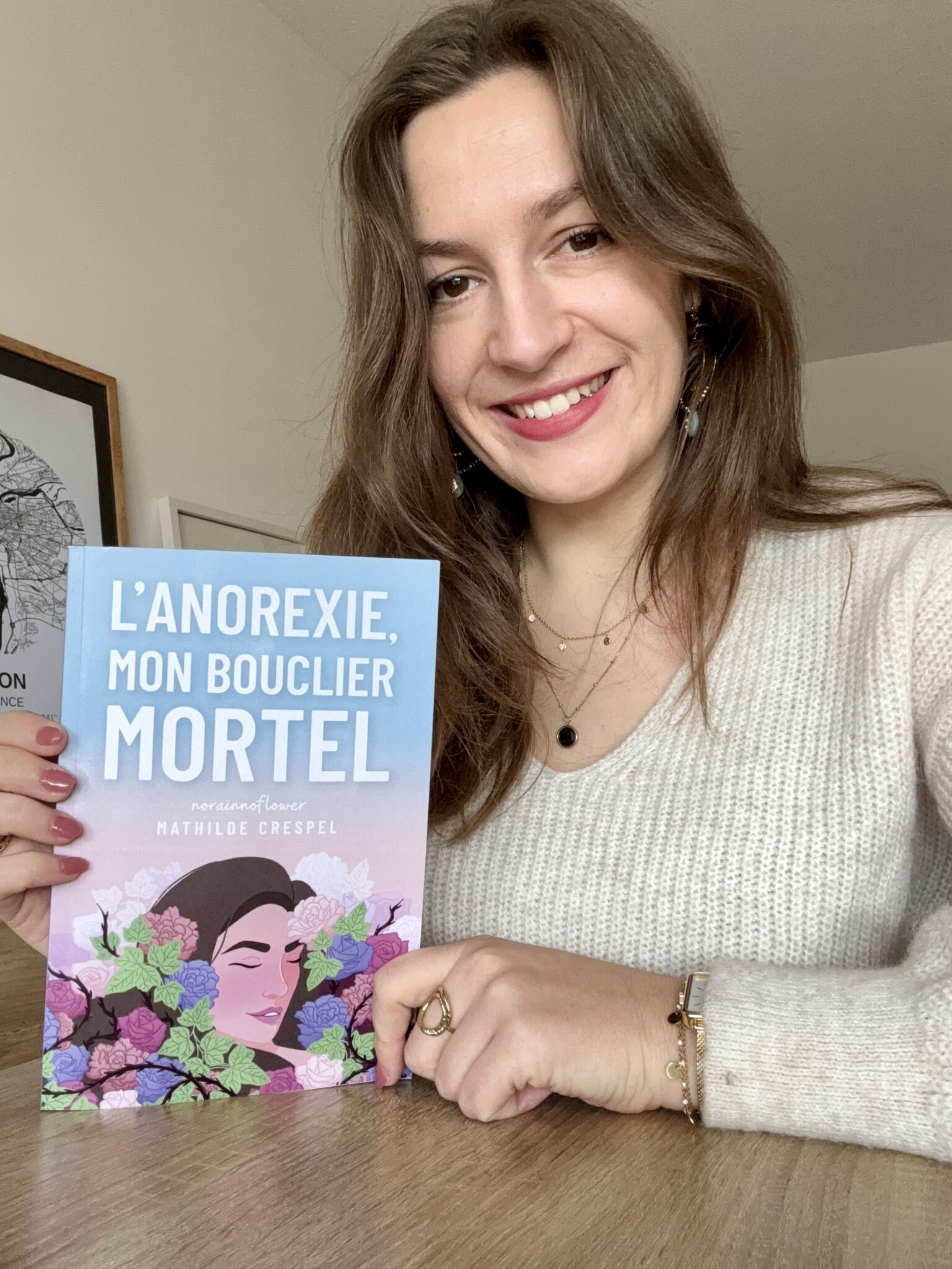 Mathilde avec son livre