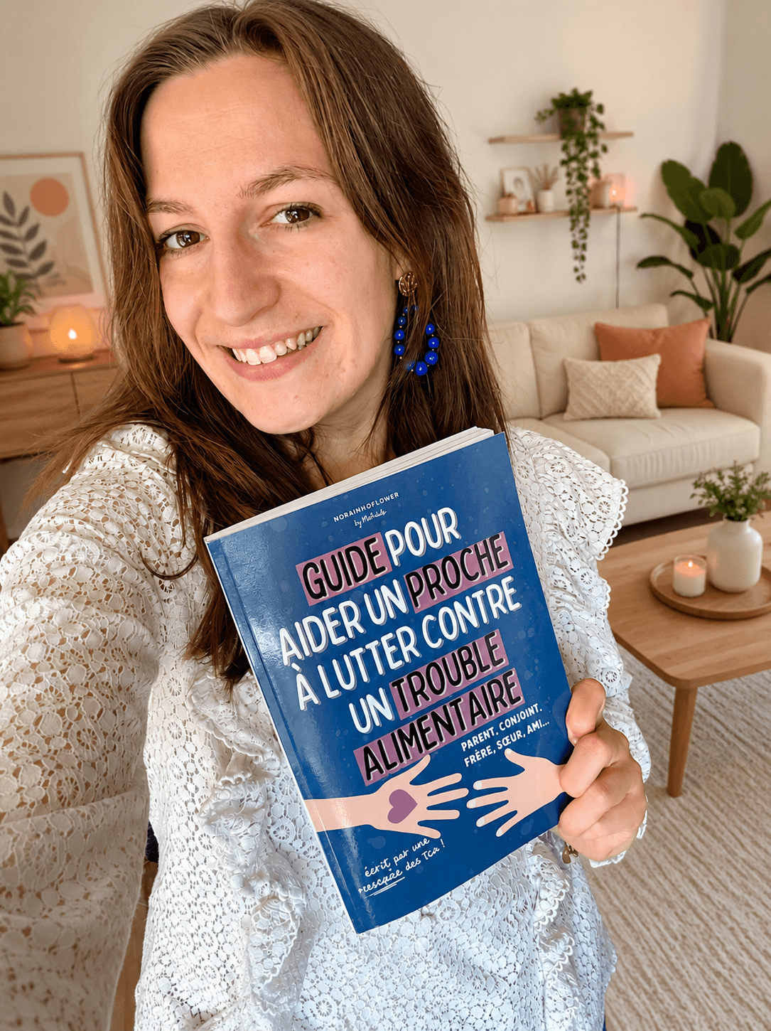 Mathilde avec les ressources pour les proches